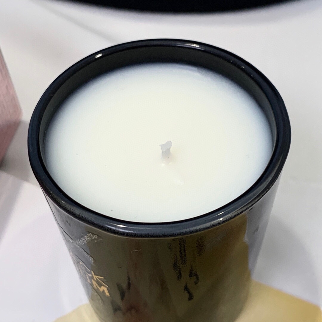 Yves Saint Laurent Black Opium Scented Candle - 2.6 oz / 75g 3 i1656594419 6912 2
