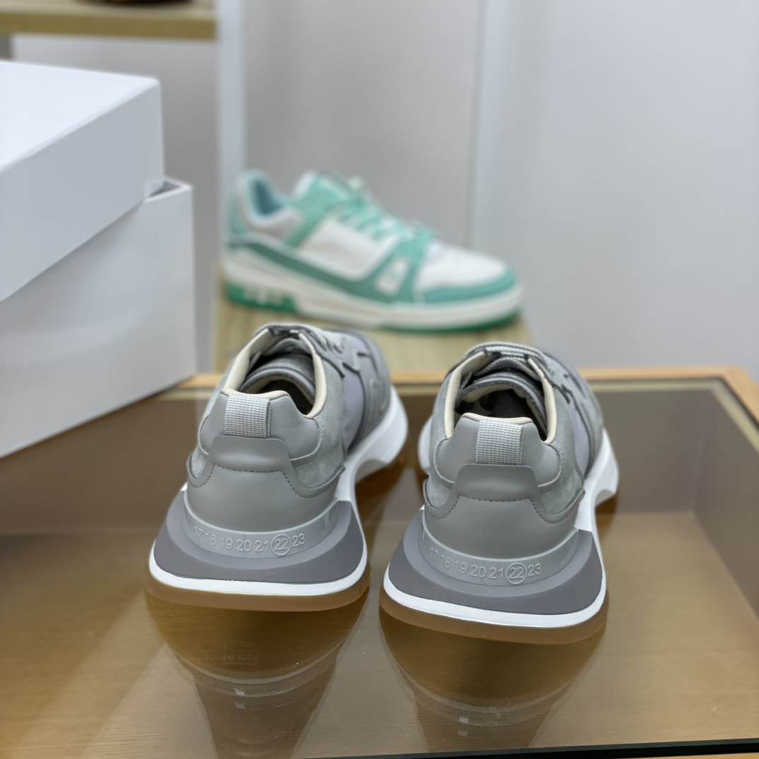 MMY   采用尼龙布拼接而成男款runner系列春夏老爹鞋