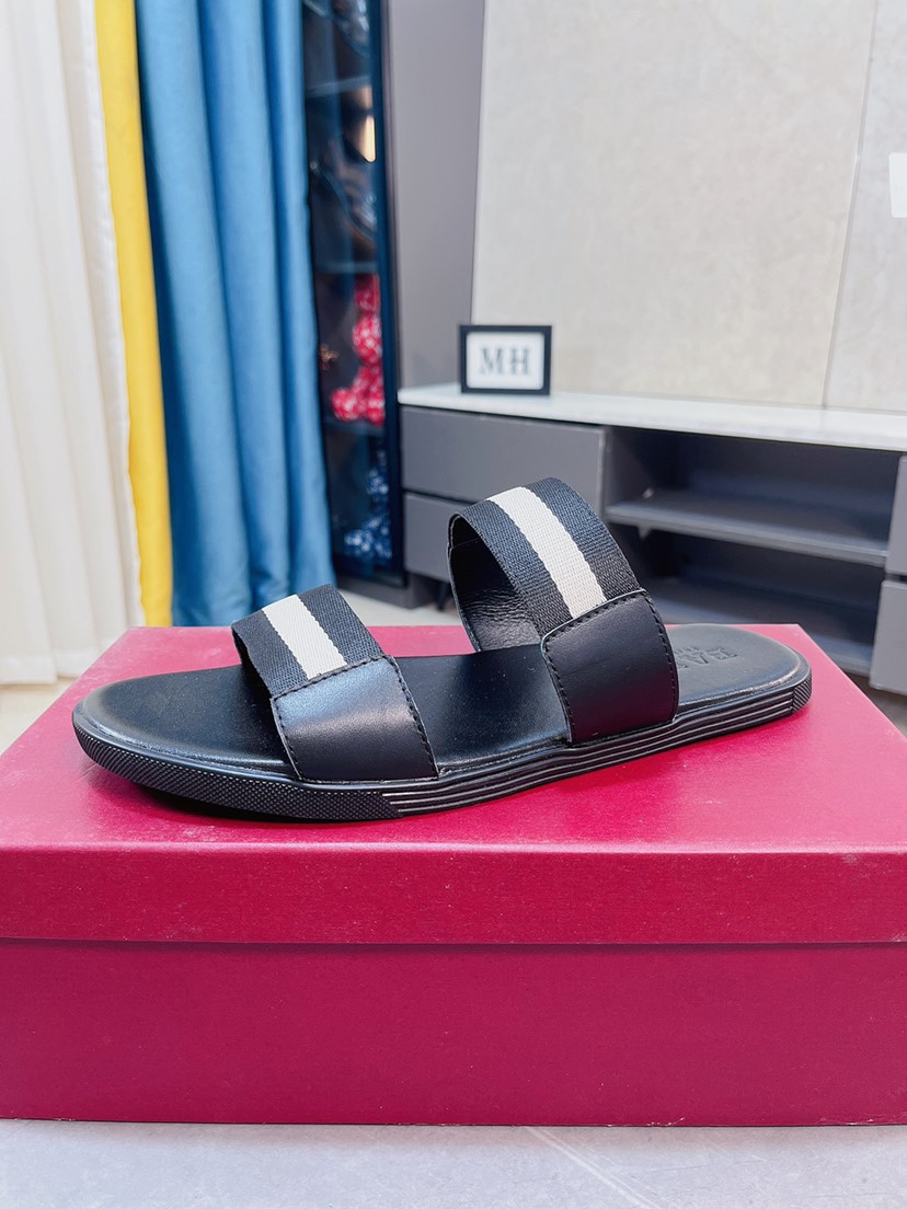 H0 巴利Bally 专柜同步，品牌织带交叉人字拖鞋采用牛皮拼品牌织带 金典配色红咖黑咖，楦型原版调试大货对原版标准