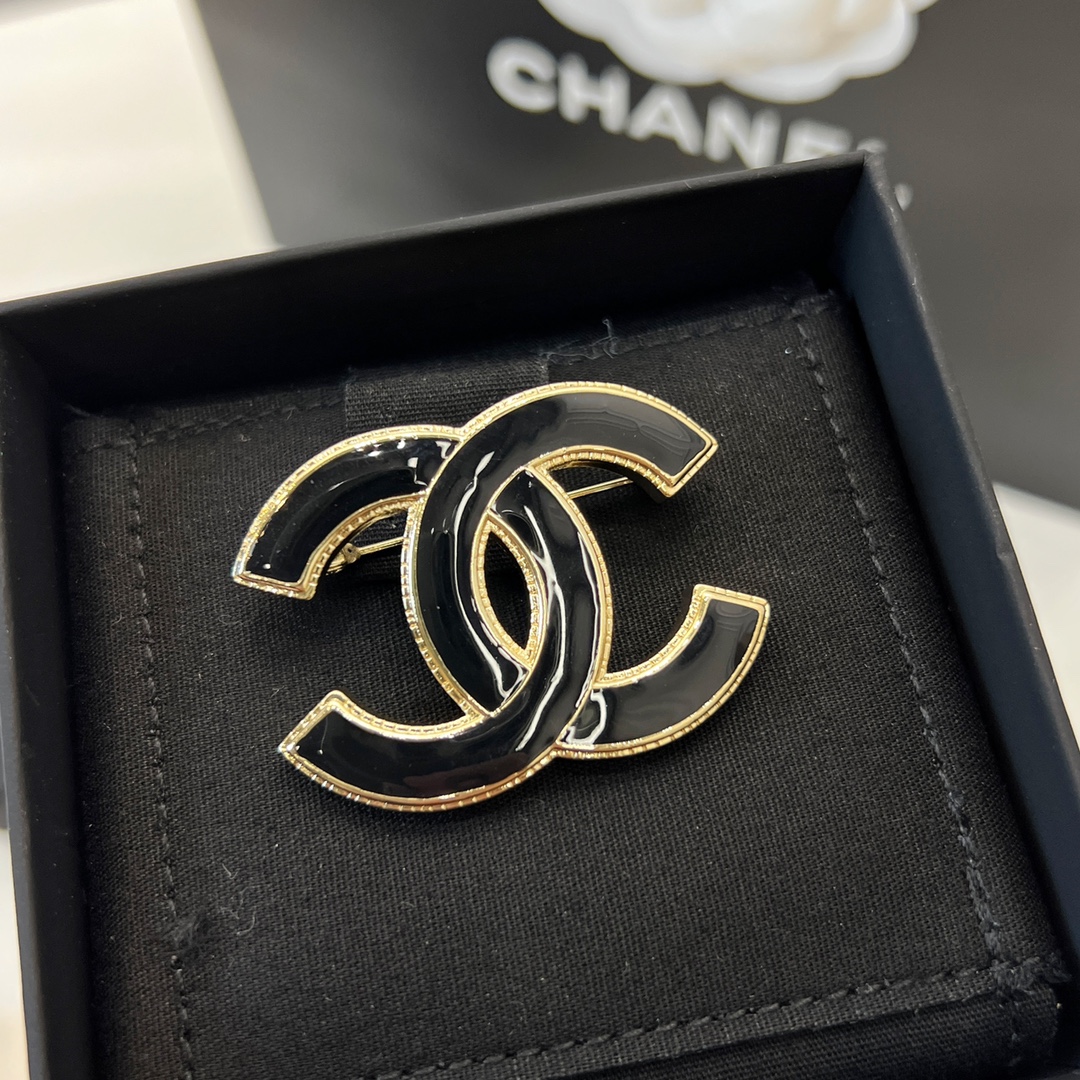 新款☑️CHANEL香奈儿双c 珐琅滴油黑白胸针