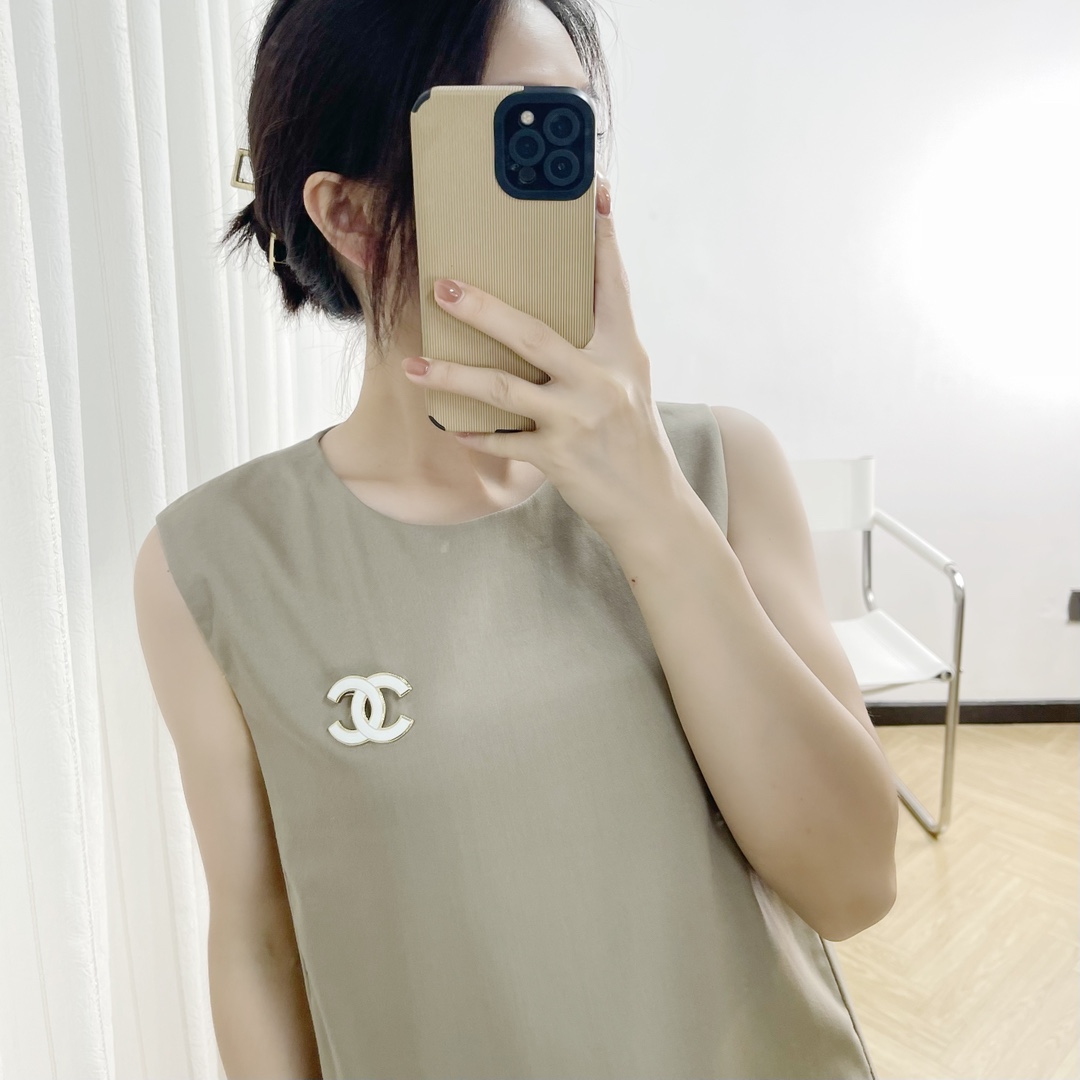 新款☑️CHANEL香奈儿双c 珐琅滴油黑白胸针