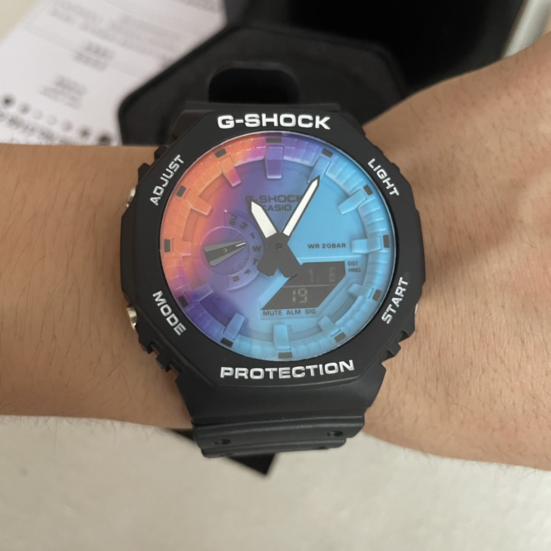 GA-2100SRS: Rainbow Summer G-SHOCK Watch with Japanese Core and Authentic Design - 图片 3