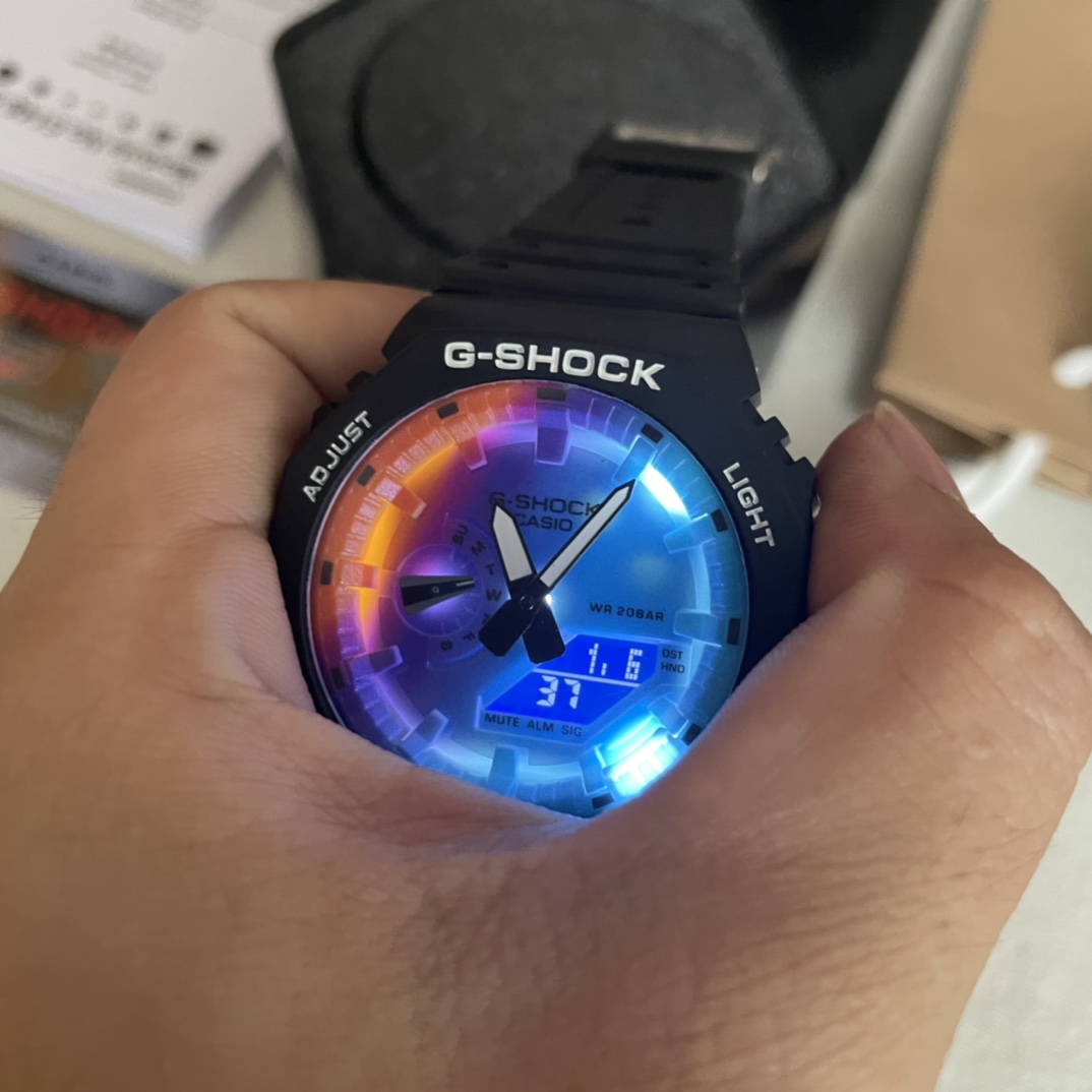 GA-2100SRS: Rainbow Summer G-SHOCK Watch with Japanese Core and Authentic Design - 图片 5