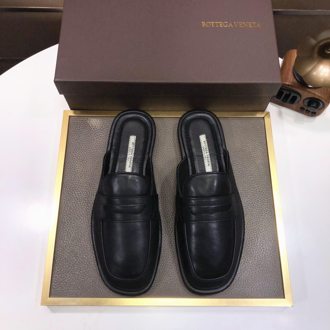 J5 Bottega Veneta 时尚半托 全真牛皮内里官网男鞋👊🏻进口牛皮编织😊橡胶大底🔲专柜1:1品质 每一位成功男士的身份衬托🍃上脚大气稳重🚶🏻🚶🏻高端定制专柜原版复刻📯进口牛皮纯手工编织🐂不管风吹雨打鞋楦不变🔘经得起时间的验证🔍️