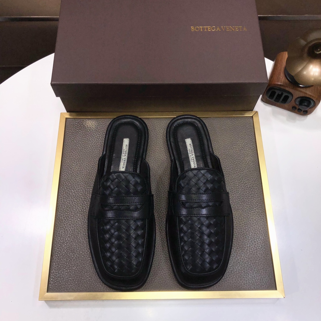 J5 Bottega Veneta 时尚半托 全真牛皮内里官网男鞋👊🏻进口牛皮编织😊橡胶大底🔲专柜1:1品质 每一位成功男士的身份衬托🍃上脚大气稳重🚶🏻🚶🏻高端定制专柜原版复刻📯进口牛皮纯手工编织🐂不管风吹雨打鞋楦不变🔘经得起时间的验证🔍️