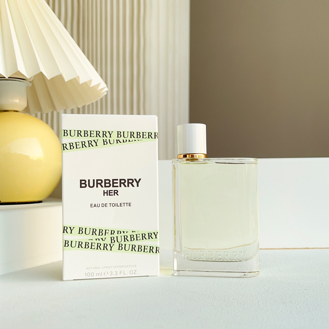 NO:809314,Burberry Flower and Her Fruity Green Gummy ml Attributes Women's Fragrance Fragrance Notes Fruity Floral Top Notes Pear Strawberry Blackcurrant Pink Pepper Middle Notes Peony Honeysuckle Lily of the Valley Rose Base Notes Musk Cedar, Perfume, Burberry19860909Burberry 博柏利 花与她果漾青提软糖ml 属性女香 香调果香花香调 前调梨 草莓 黑加仑 粉红胡椒 中调牡丹 忍冬 铃兰 玫瑰 后调麝香 雪松,香水,burberry,accessory