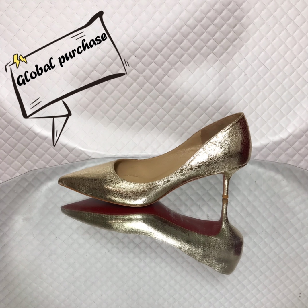 NO:336787,High-end custom classic series!  H: 5.5Cm size 34-42. Standard European size, genuine leather big sole 212-001 gold and water drop leather. Official website synchronization Reference: 212-001 Color: golden Material: patent leather Lining: goat leather Heel height: 5.5Cm Sole:leather sole Size: EU 34-42 (US 4-11):,,Leather soles19860909高端订制 精典款系列！ H:5.5Cm尺码34-42码.标准欧码 ,真皮大底212－001金水珠皮.官网同步 Reference:212-001 Color:golden Material:patent leather Lining:goat leather Heel heigh:5.5Cm Sole:leather sole Size:EU 34－42（US 4一11) :,,Leather soles,Women's Shoes