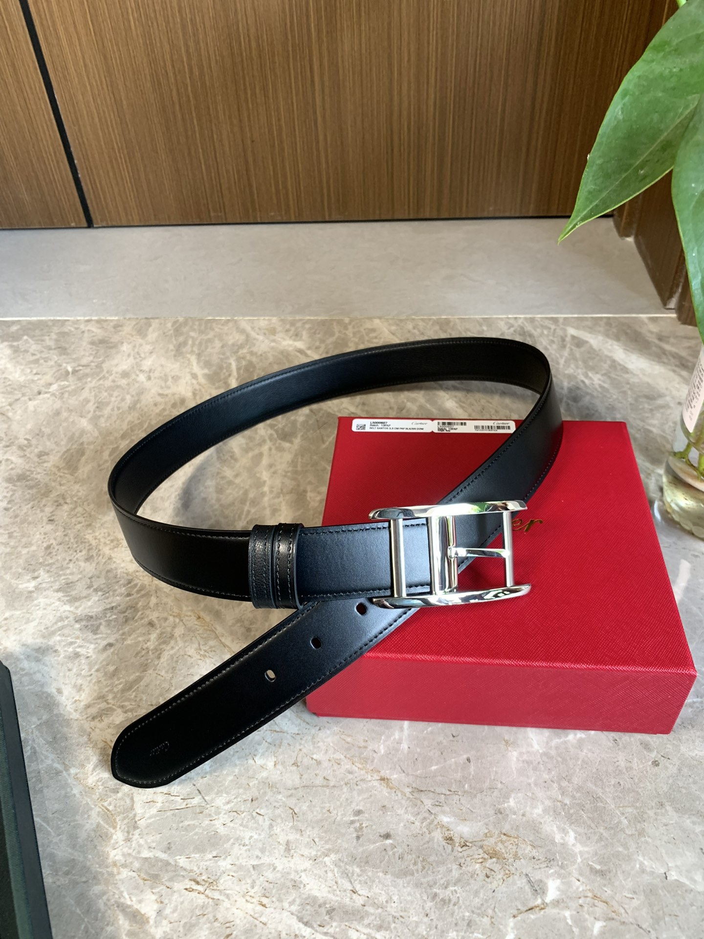 Cartier最新款镀钯饰面针扣式皮带 Cartier标志 牛皮双面皮带 浮雕“Cartier”标志-Chinese wholesaler seller Clothes Bags handbags wholesale Shoes High Quatity wholesaler seller Cheap Sneakers from China Factory Chinese suppliers china wholesale clothing wholesaler seller Cartier最新款镀钯饰面针扣式皮带 Cartier标志 牛皮双面皮带 浮雕“Cartier”标志