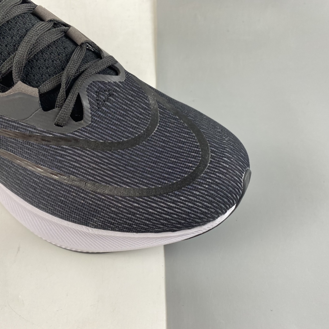 P260  Nike Zoom Fly 4 耐克男子超弹碳板跑步鞋 CT2392-001