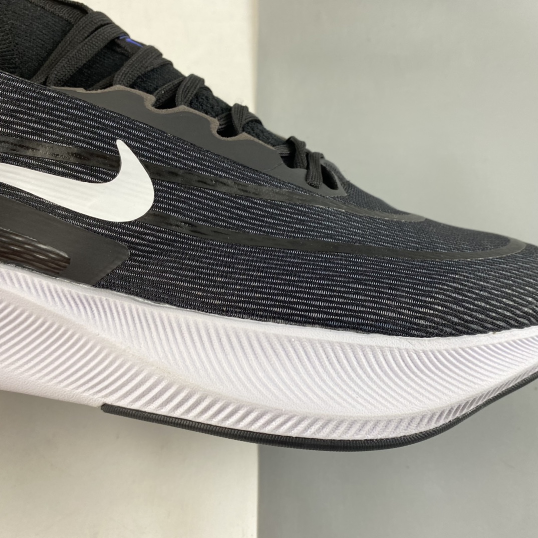 P260  Nike Zoom Fly 4 耐克男子超弹碳板跑步鞋 CT2392-001