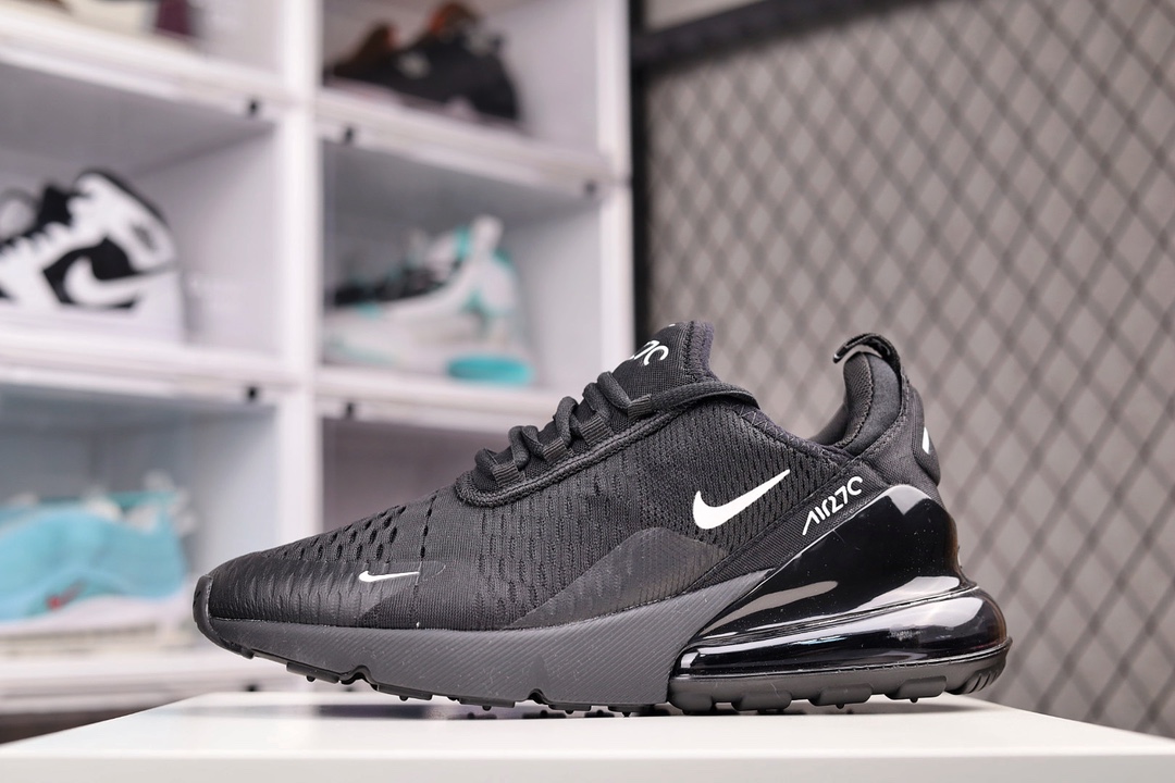 G0 公司级 耐克Nike Air Max I0 透气后掌半气垫慢跑鞋 兼具非凡优质外观和出色穿着体验性能出众的一双跑步鞋，动感且活力满满