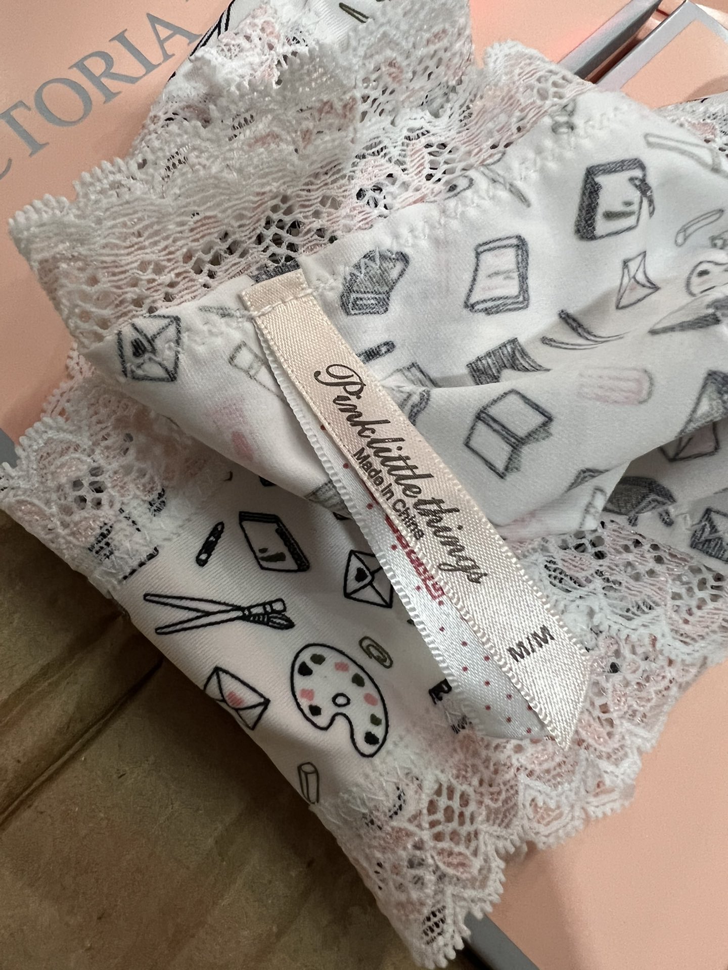  Yosasi女神内裤秘密基地福利🎁 (一盒3条装）

外贸原单，维秘Pinkgirl丝滑蕾丝少女牛奶冰