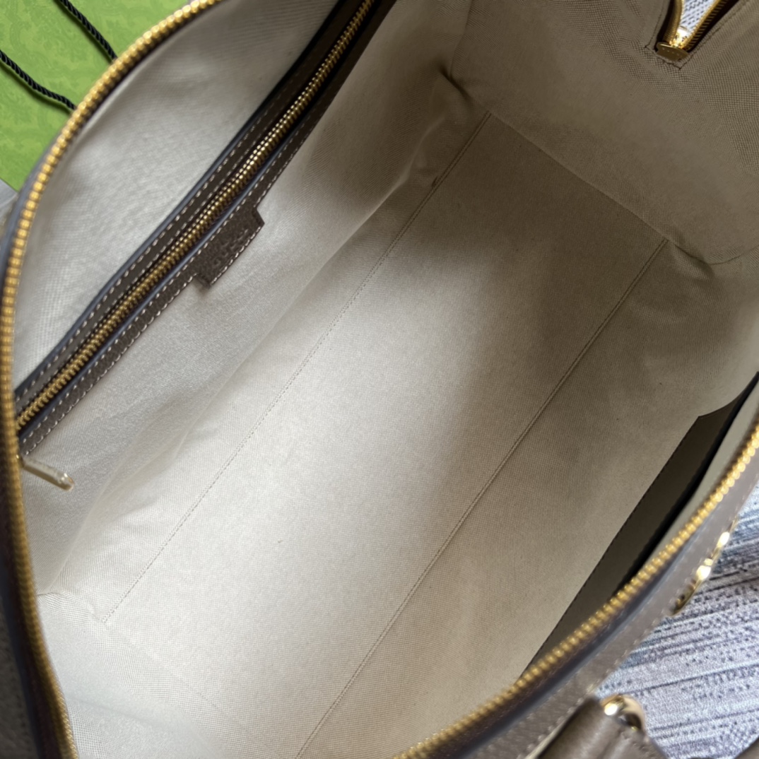 配专柜绿色礼品袋️这款旅行包采用品牌