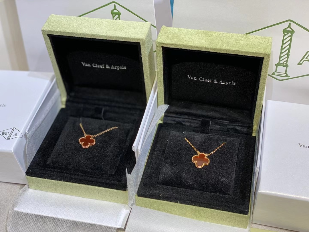 Van Cleef & Arpels 客定 VCA 四叶草项链