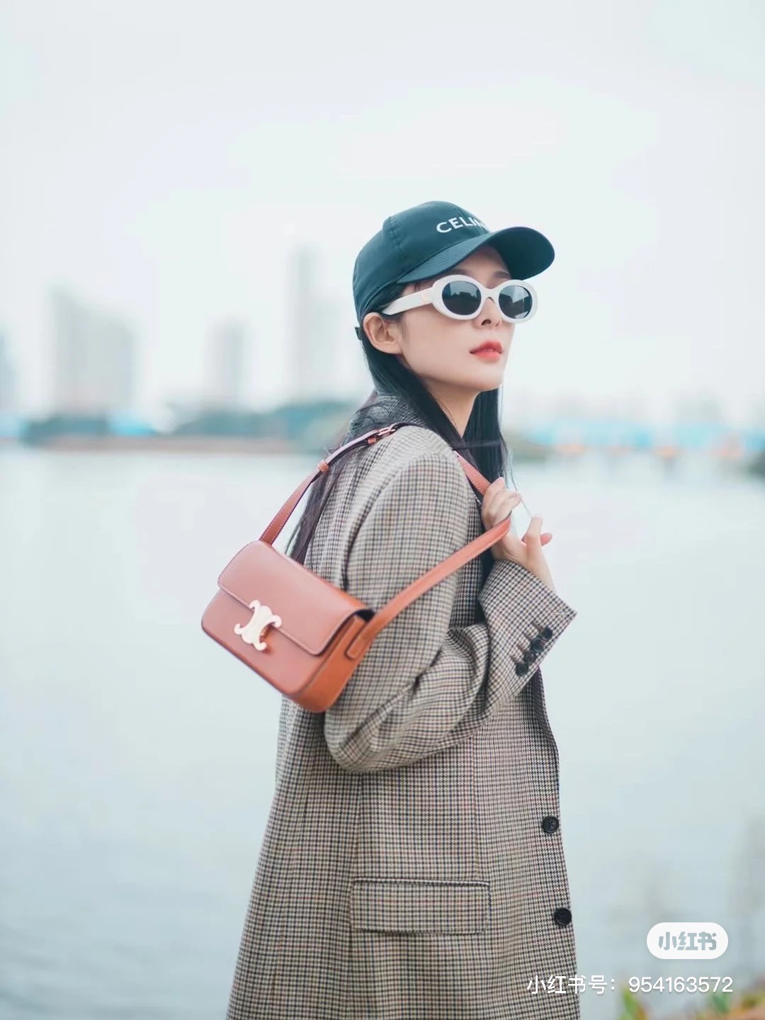 NO:213573,The exquisite iconic Arc de Triomphe lock should not be too eye-catching, Celine, celine, celine19860909精致的标志性凯旋门锁扣不要太吸睛,赛琳celine,celine,celine,Bag