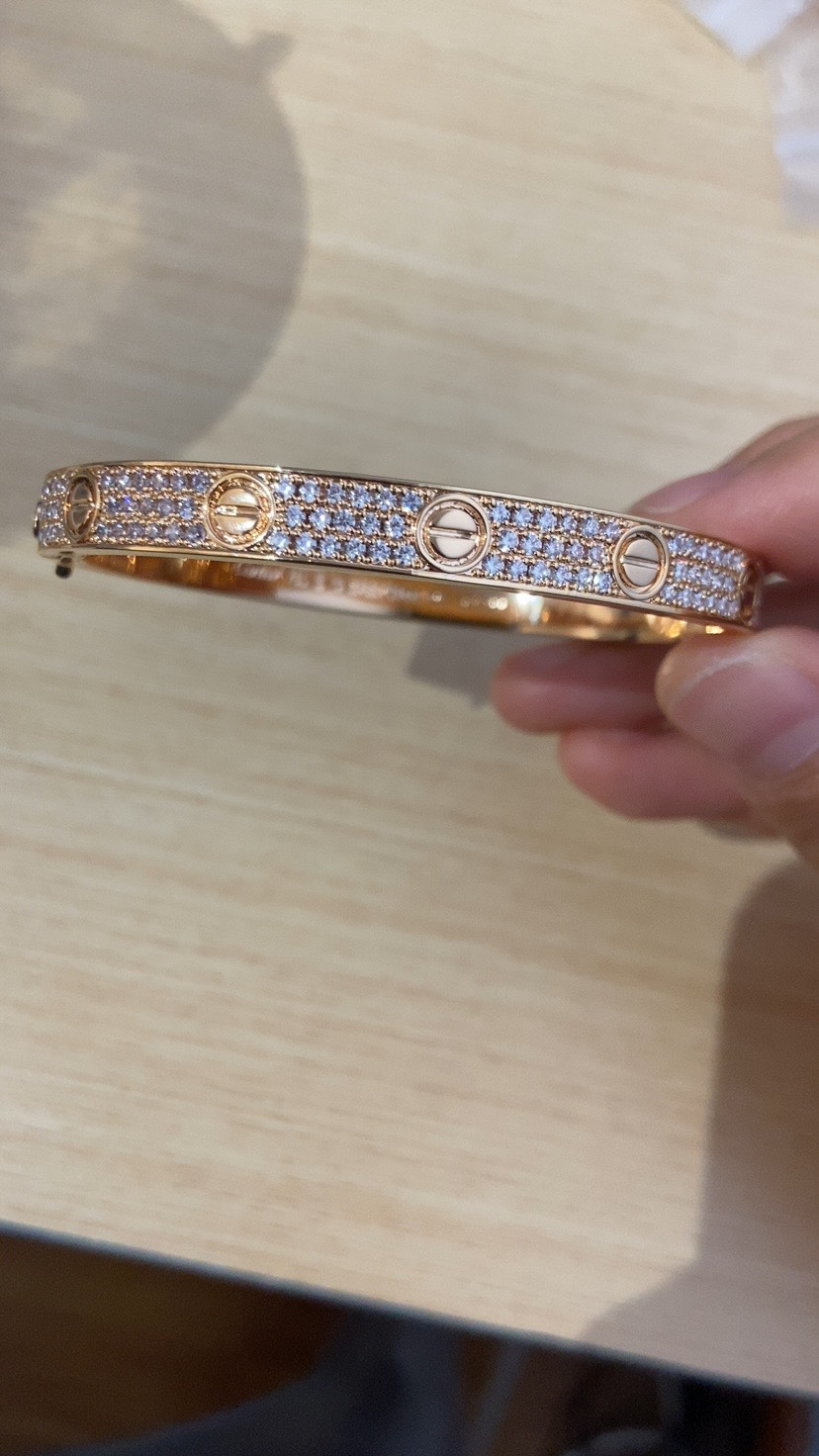 Cartier 超高版本的卡地亚满天星按扣手镯