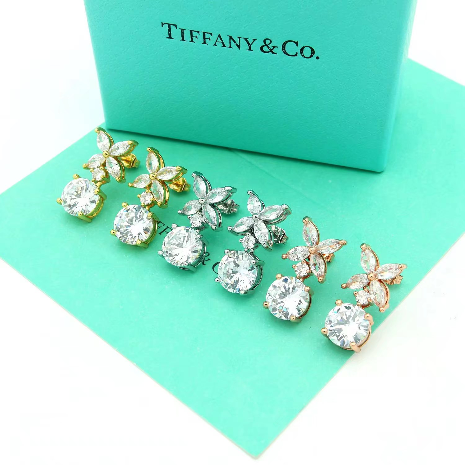 Tiffany&Co. Jewelry Earring Set With Diamonds