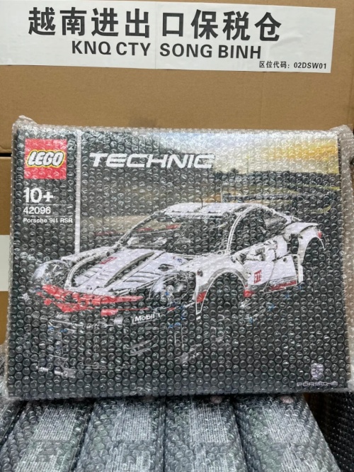 LEGO Technic Porsche 911 RSR Building Kit, 1580 Pieces - Ages 10+ 1 LEGO Technic Porsche 911 RSR Building Kit, 1580 Pieces - Ages 10+