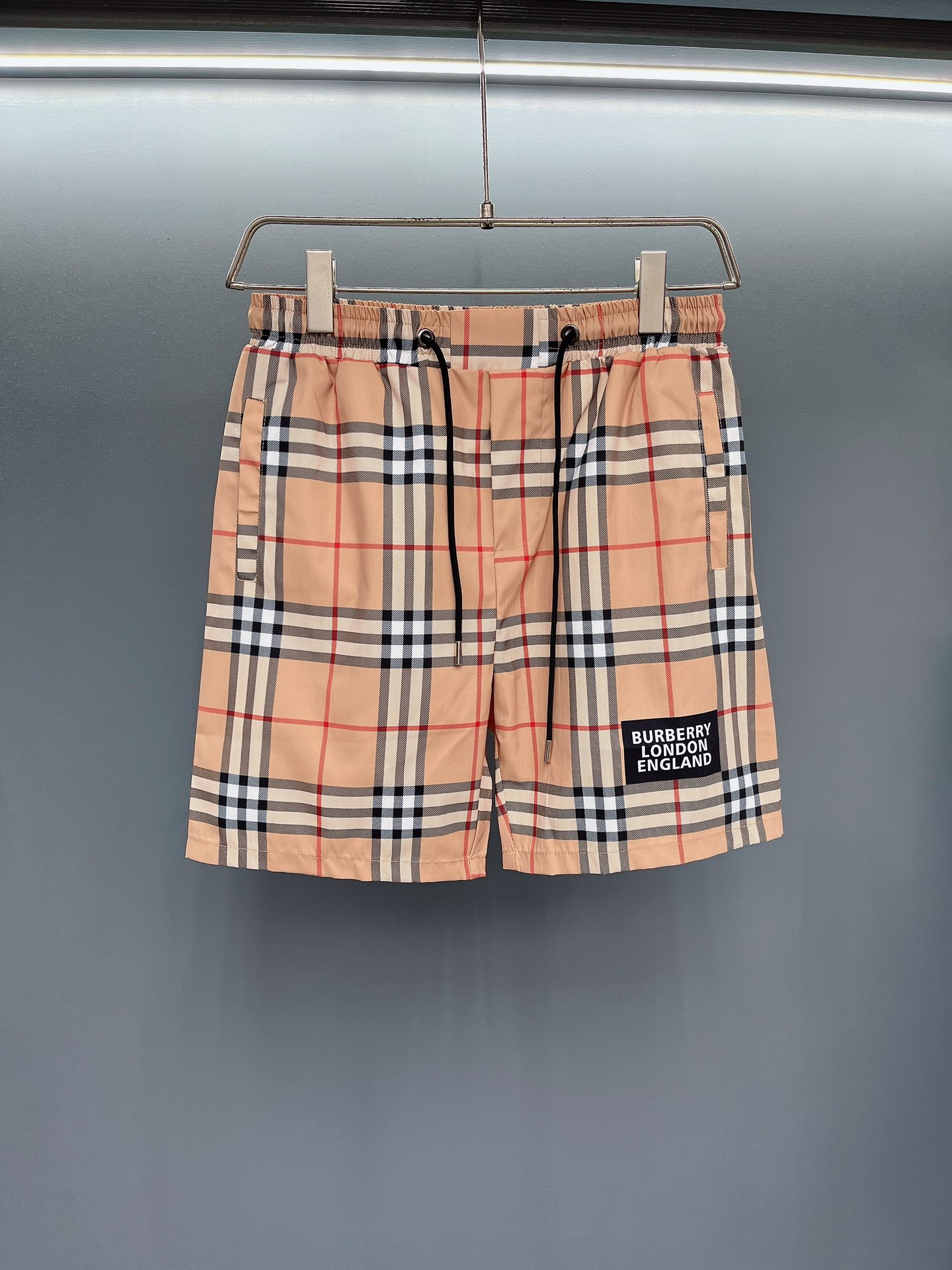 #V0001 [Reposición durante todo el año] Burberry 🔥🔥🔥Los pantalones cortos de playa para hombre de última moda, el ma…