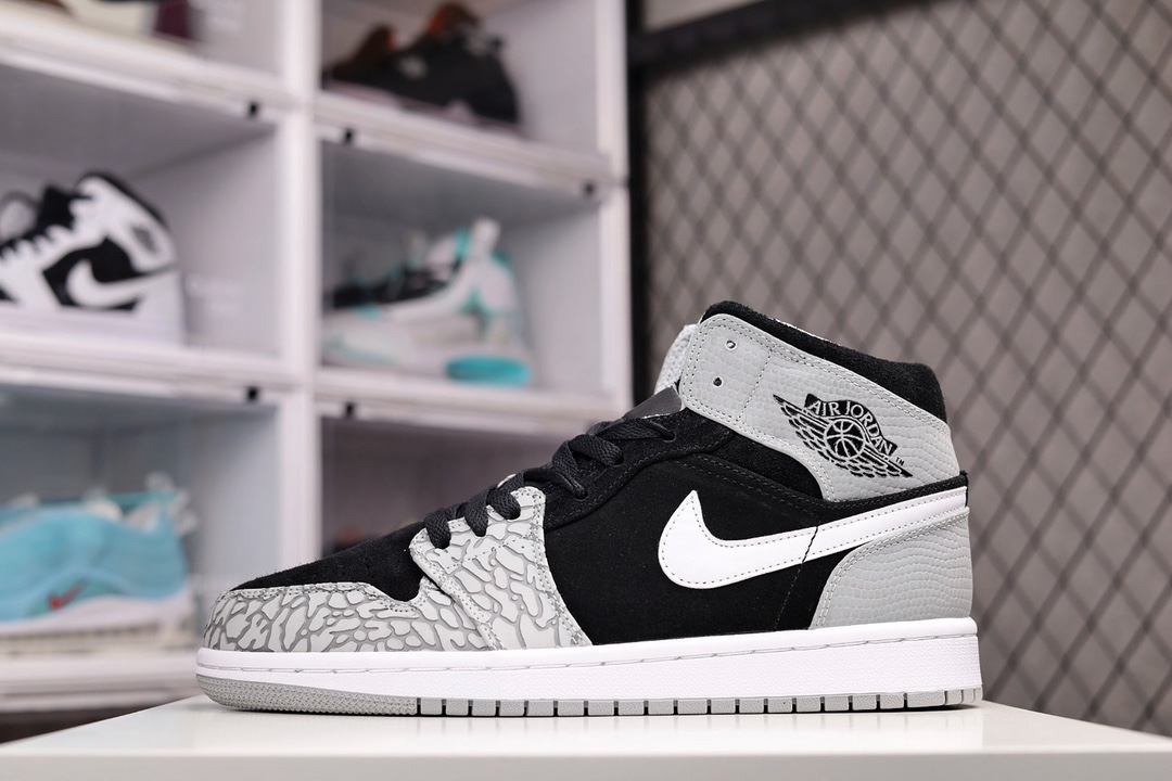 H0 公司级 Air Jordan 1 Mid “Elephant Toe” 黑灰 爆裂纹 中帮系列 全新批次 原装原模大底全鞋原厂定制皮料 手感细腻正确折边工艺 完美细节诠释 上脚酷炫
