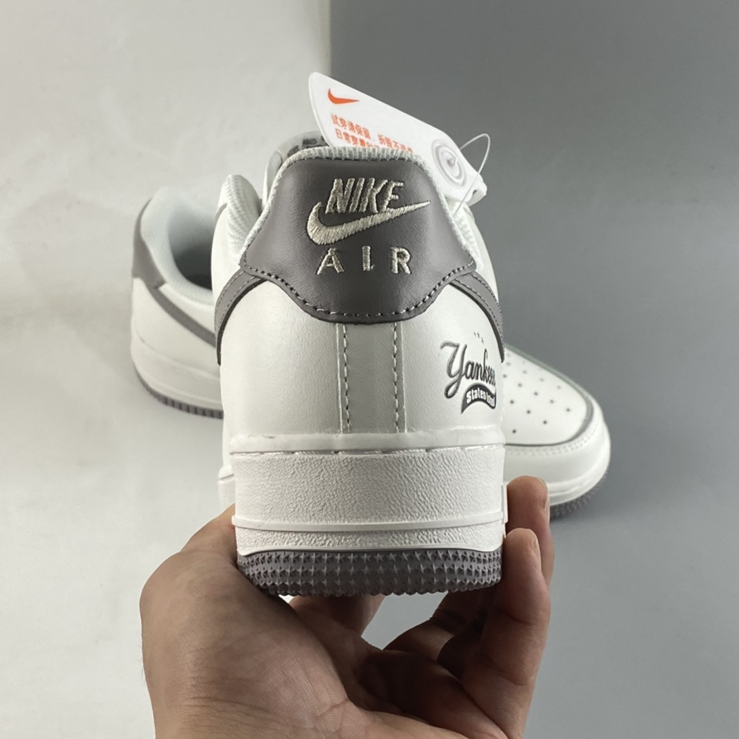 P240  Nike Air Force 1’07 Low 联名款 空军一号低帮休闲板鞋 BS8806-544