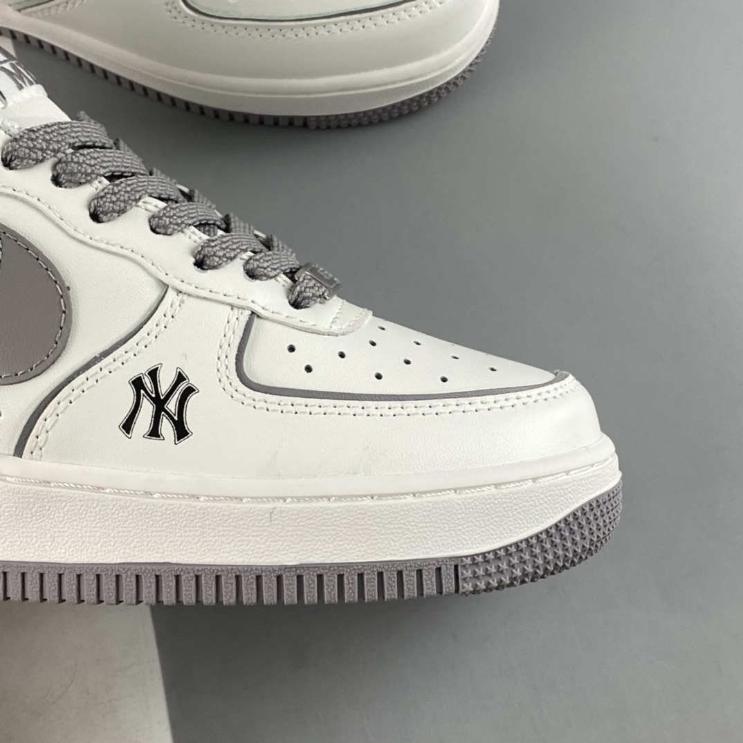 P240  Nike Air Force 1’07 Low 联名款 空军一号低帮休闲板鞋 BS8806-544