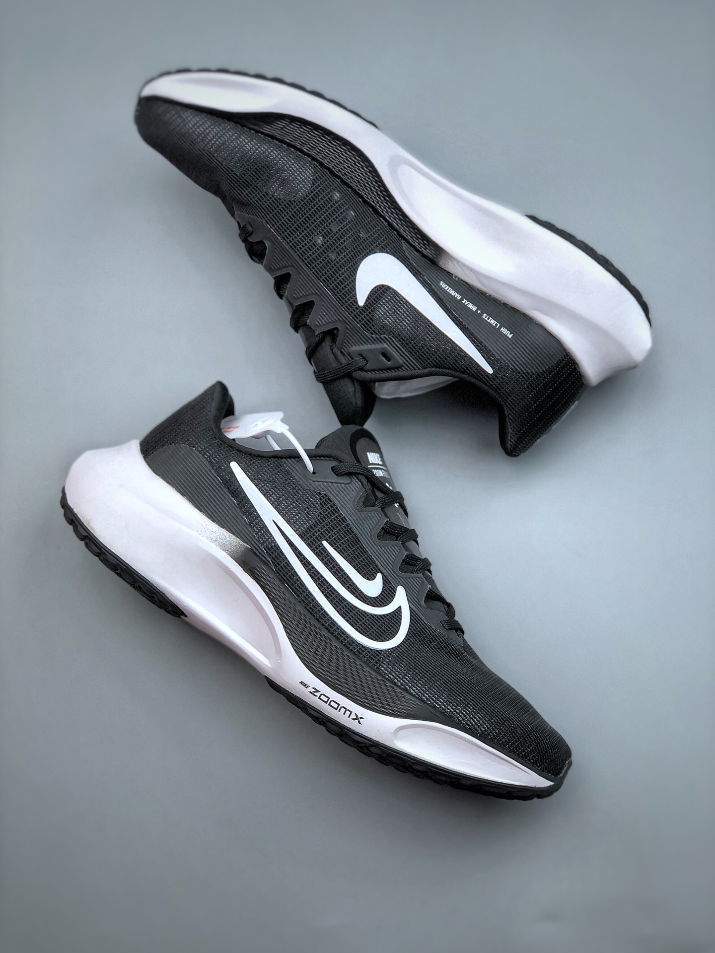 nike zoom fly 5 耐克跑鞋,出众弹性 易于穿脱 dm8974