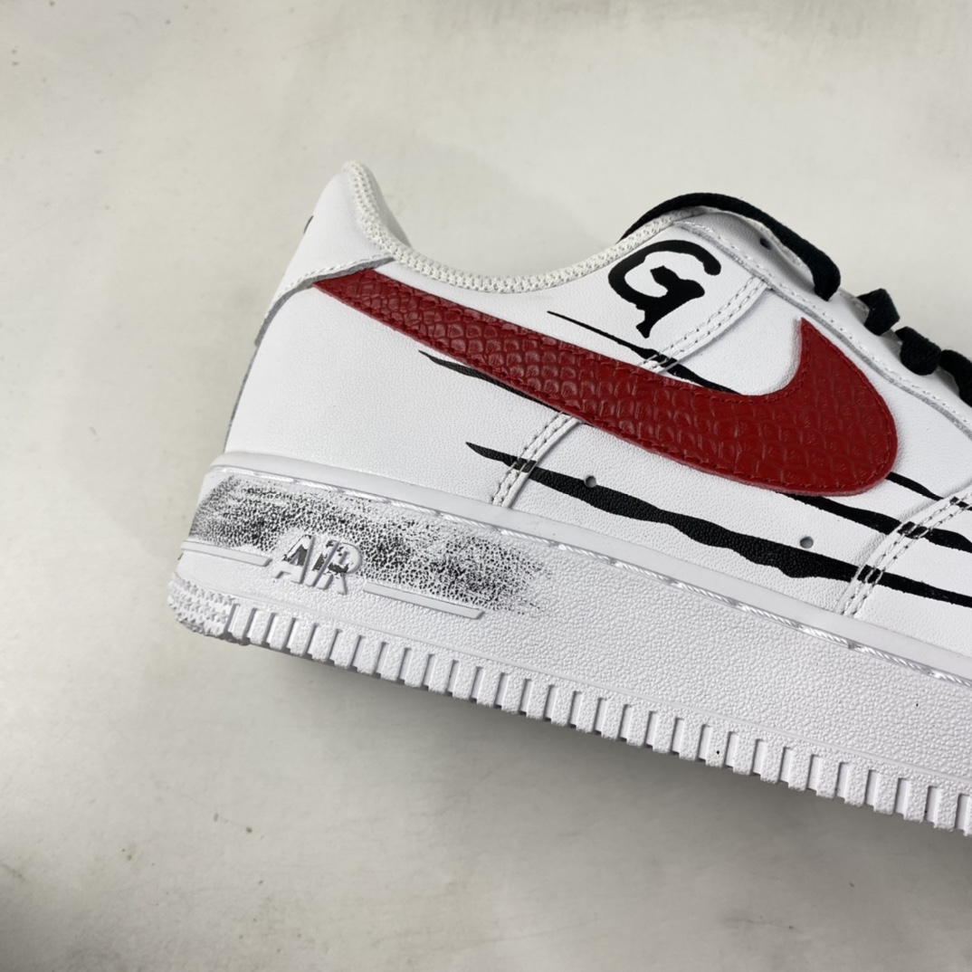 P240  Nike Air Force 1’07 Low 金刚涂鸦配色 空军一号低帮休闲板鞋 CW2288-111