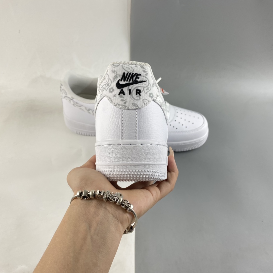 P200  Nike Air Force 1’07 Low  空军一号低帮休闲板鞋 DJ9942-100