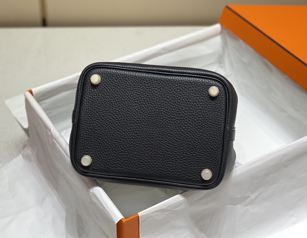Hermès Picotin Lock 18 Black Leather Handbag - Minimalist Chic 6 i1656753679 3060 5