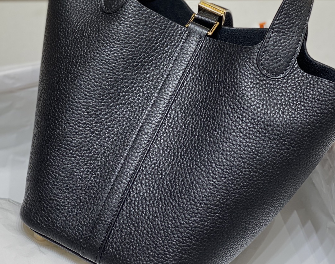 Hermès Picotin Lock 18 Black Leather Handbag - Minimalist Chic 4 i1656753679 5935 3