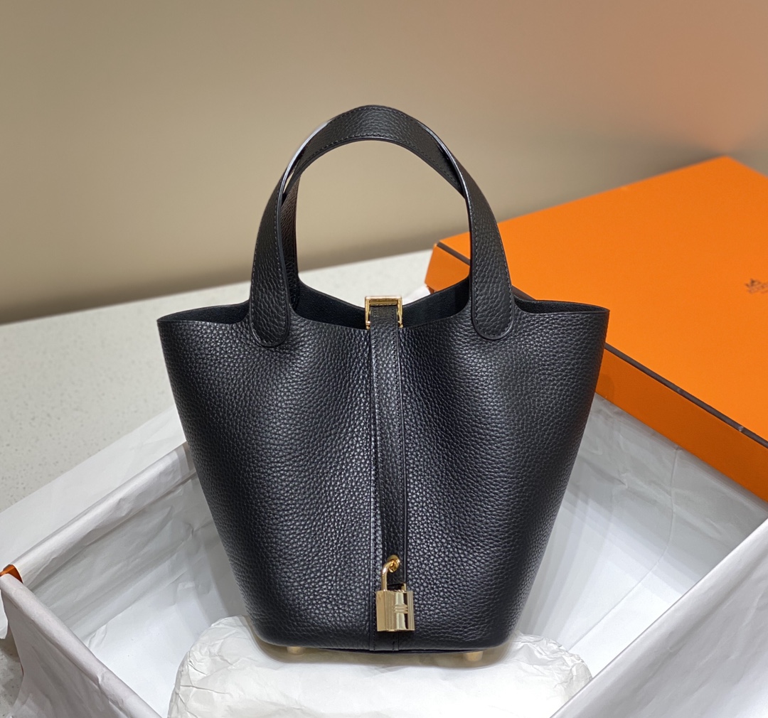Hermès Picotin Lock 18 Black Leather Handbag - Minimalist Chic 1 i1656753679 6036 0
