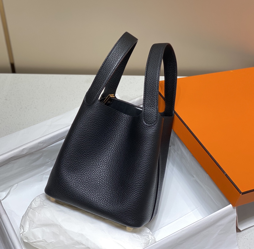 Hermès Picotin Lock 18 Black Leather Handbag - Minimalist Chic 2 i1656753679 930 1