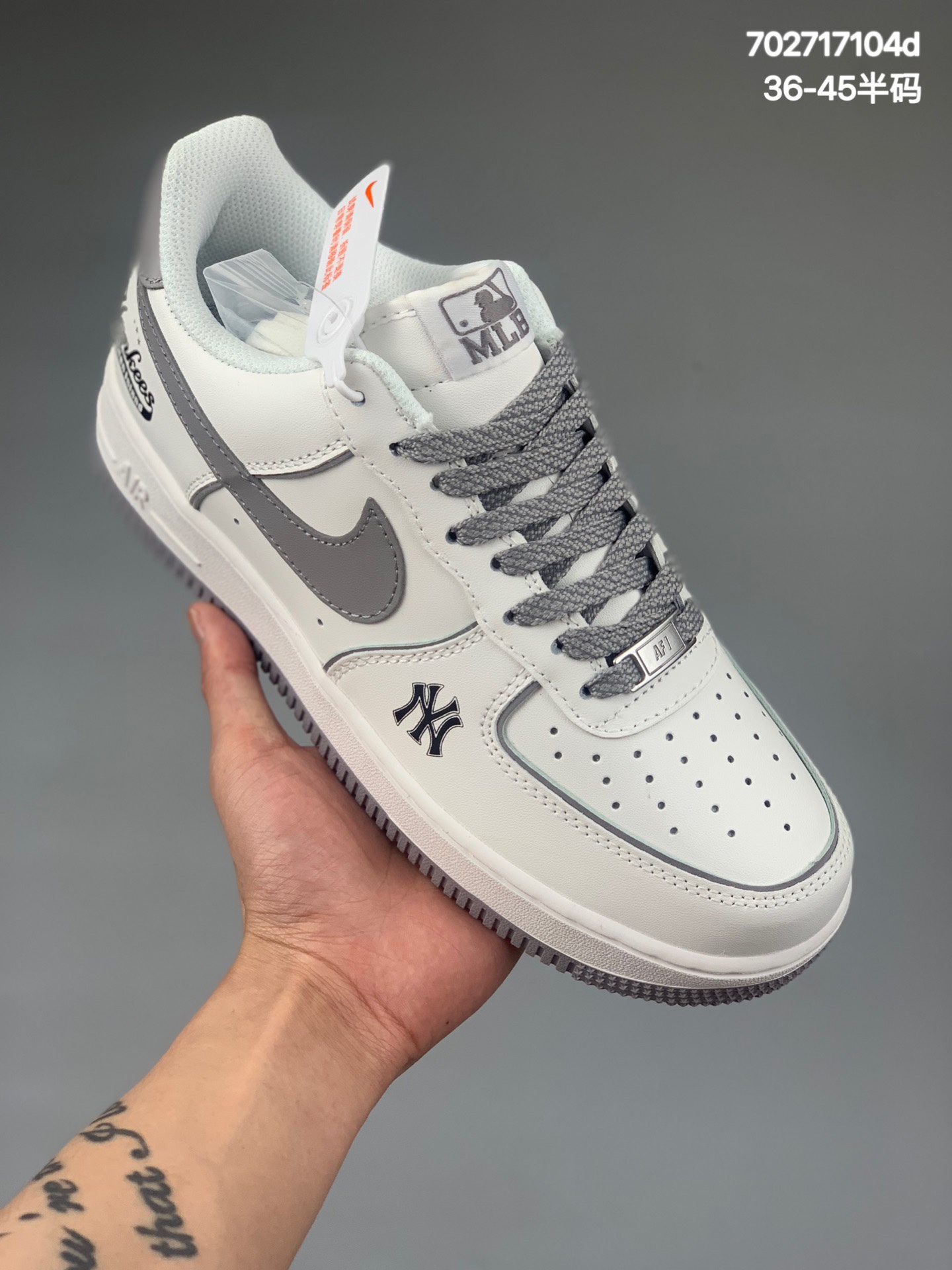 本地
Air Force 1 Nike Low MLB联名原楦头原纸板 打造纯正空军版型专注外贸渠道 全掌内置蜂窝气垫 #原盒配件 原厂中底钢印、拉帮完美   官方货号：BS8806 544
KSize：36 36.5 37.5 38 38.5 39 40 40.5 41 42 42.5 43 44 44.5 45
编码：702717104d