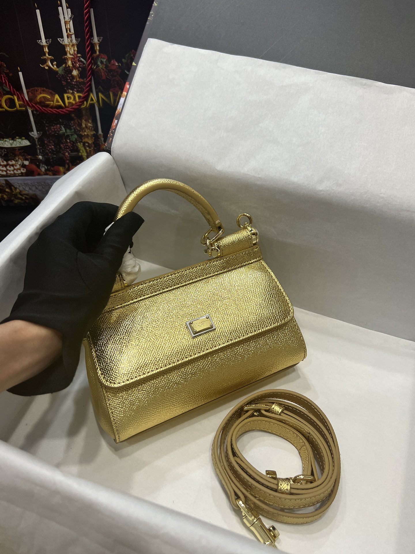 Top original order Dolce & Gabbana 👑
A Birkin bag in the fashion industry👜Every time it is shown, it always has hot🔥 and luminous highlights🎨, which always make people fall in love💋