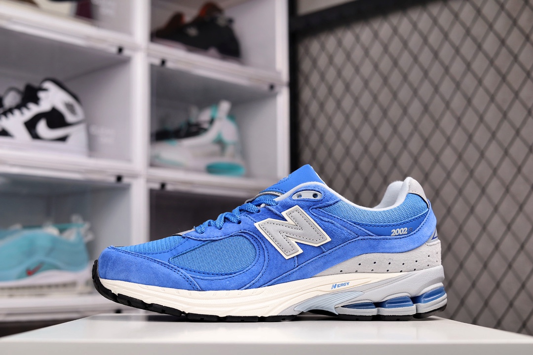 G5 新品首发 升级原楦原纸版开发采用猪巴皮革拼接透气网眼织物鞋面T-Beam大底提供足步弓支撑，保持步态稳定后跟搭载外露缓震胶 今年最火鞋型之一“不规则剪裁解构” 2002R质感粗犷又细腻， NB新百伦New Balance 2002R系列 城堡灰 复古老爹风休闲运动慢跑鞋ZJR官方