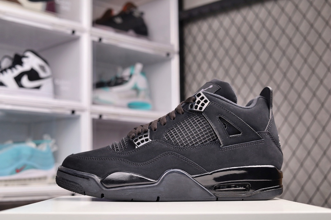 K0 纯原版本 原装裸鞋级 原楦原档案数据开发纸版楦型采用同源一致丝光耐磨麂皮牛巴革鞋面材质原厂材料TPU超Q弹网格材质缜密拉帮及中底钢印细节全新底模,完美品相清洁度及喷漆效果1:1克重组合开窗式气垫大底上脚真的超帅，别忘了黑猫耐克 Air Jordan 4 Retro”Black Cat”AJ4代中帮复古休闲运动文化篮球鞋“黑猫麂皮黑武士”