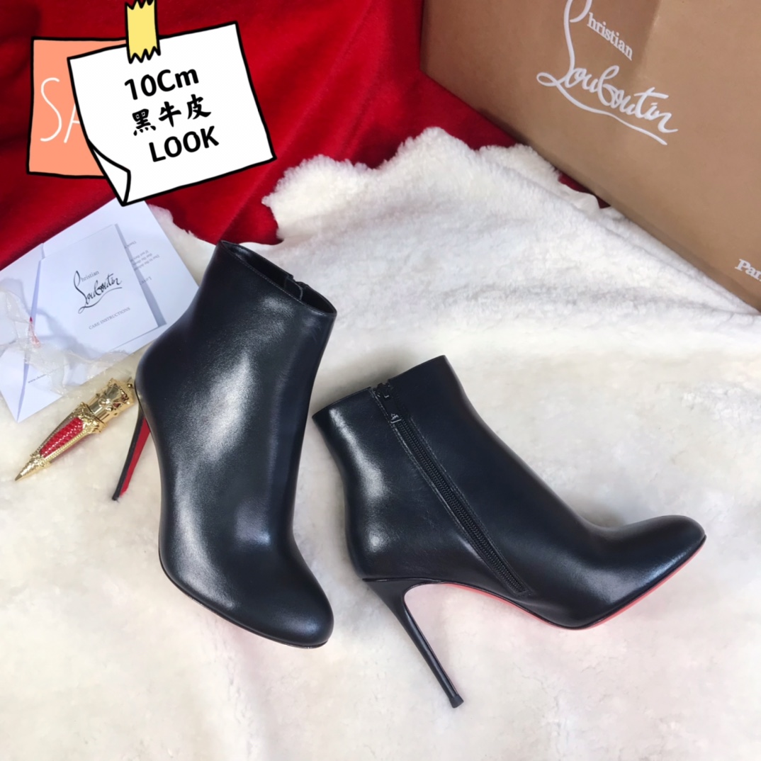 NO:336965,High-end customized autumn and winter boot series!  H10Cm, size 35-42. Private mold trademark zipper genuine leather big sole. X50-001 black cowhide standard European code Reference: X50-001 Color: black Material: cowhide Lining: goat leather Heel height: 10Cm Sole: leather sole Size: EUR 35-42 (US 4-11):,,christian louboutin,boots,cowhide,Leather soles19860909高端订制 秋冬靴系列！ H10Cm,尺码35-42码.私模商标拉链 真皮大底.X50-001黑牛皮 标准欧码 Reference:X50-001 Color:black Material:cowhide Lining:goat leather Heel heigh:10Cm Sole:leather sole Size:EUR 35－42（US 4一11) :,,christian louboutin,boots,cowhide,Leather soles,Women's Shoes