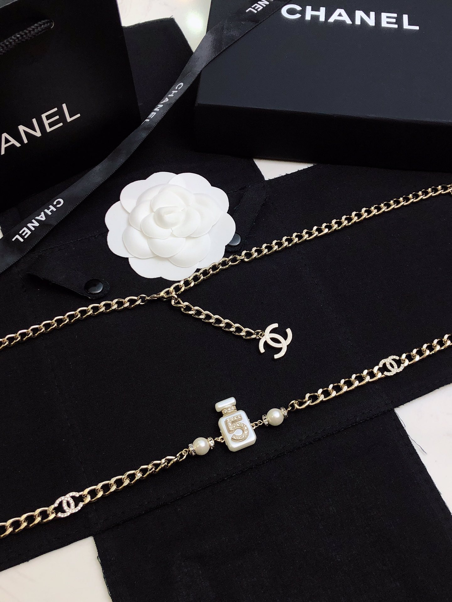 Chrome Hearts ch@nel香水瓶圆珠cc腰链·定制醇厚珠光白色 高级树脂材质 成本hin高·香水瓶上面流苏链条双c