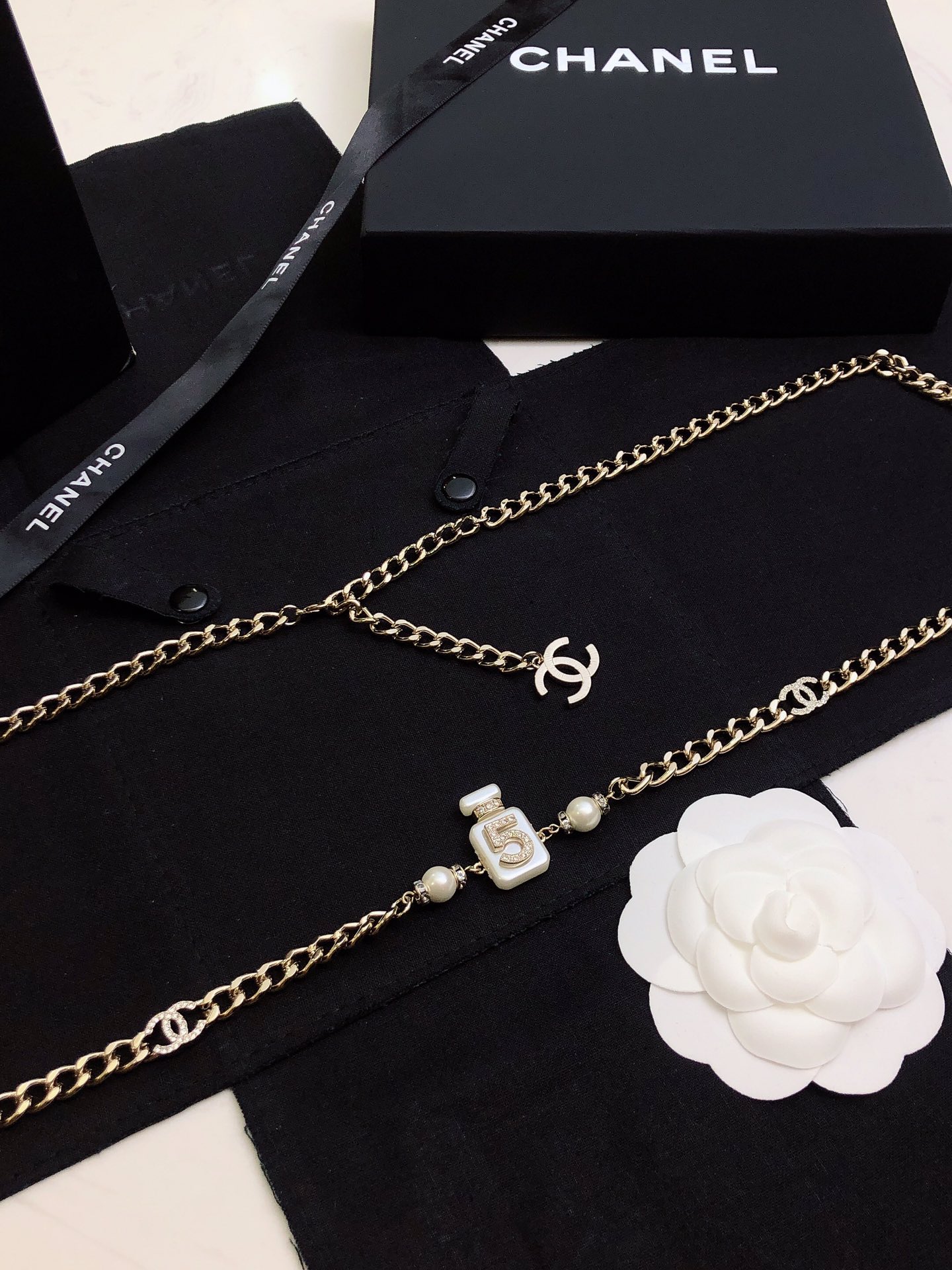 Chrome Hearts ch@nel香水瓶圆珠cc腰链·定制醇厚珠光白色 高级树脂材质 成本hin高·香水瓶上面流苏链条双c
