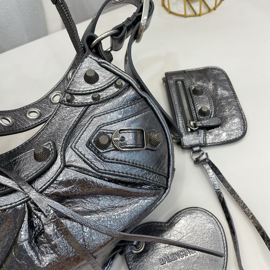 Balenciaga Classic Handcrafted Luxury Leather Shoulder Bag Ref.72EB3845 7