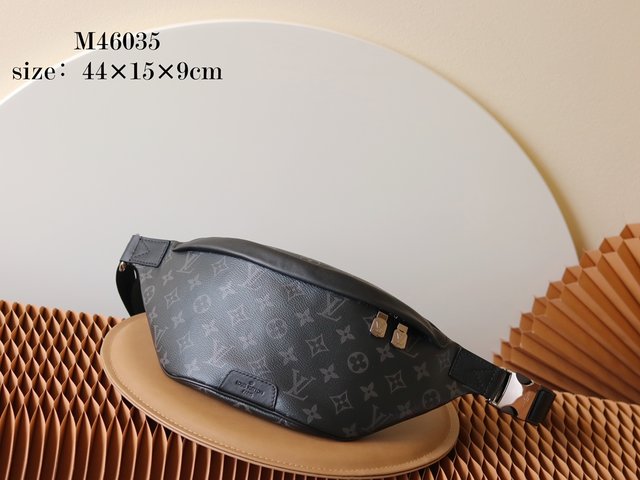 Louis Vuitton LV Discovery Belt Bags & Fanny Packs Black Monogram Canvas Fashion Casual M46035
