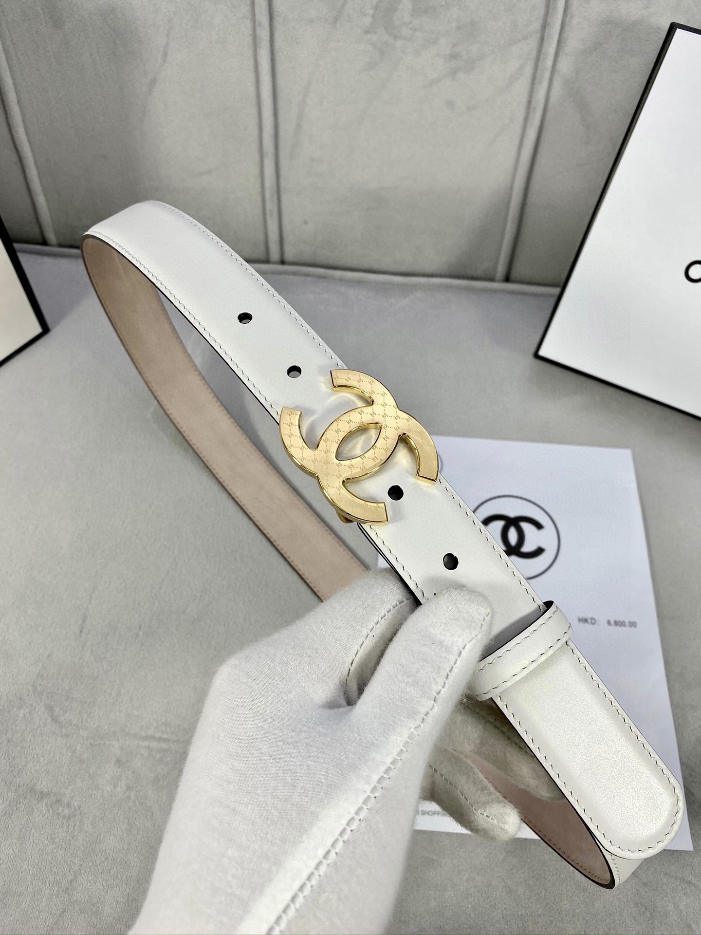  宽度3.0cm Chanel （香奈儿）特级进口小牛皮内衬原版磨砂底，饰有金 银色花纹金属logo花纹