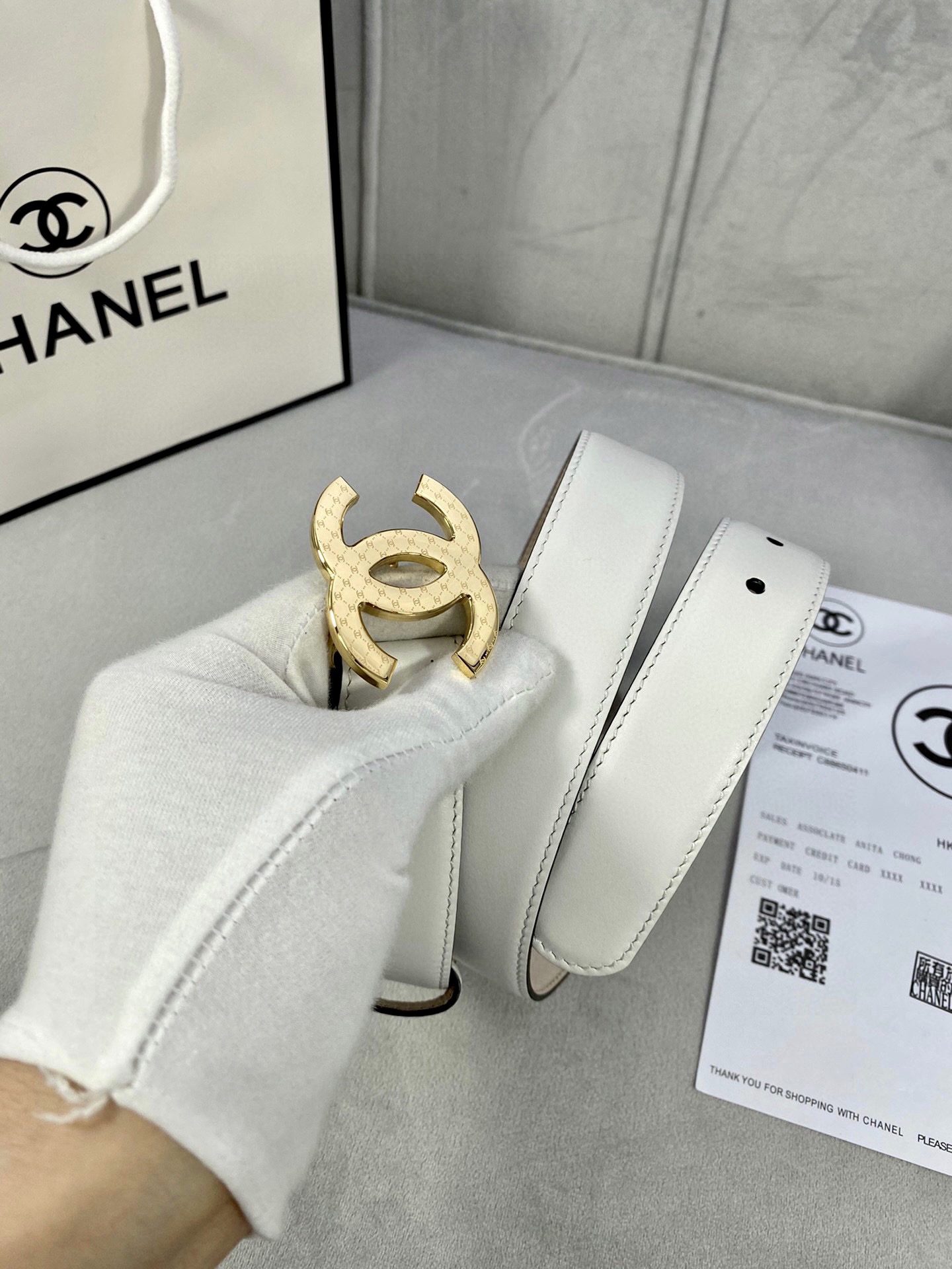  宽度3.0cm Chanel （香奈儿）特级进口小牛皮内衬原版磨砂底，饰有金 银色花纹金属logo花纹