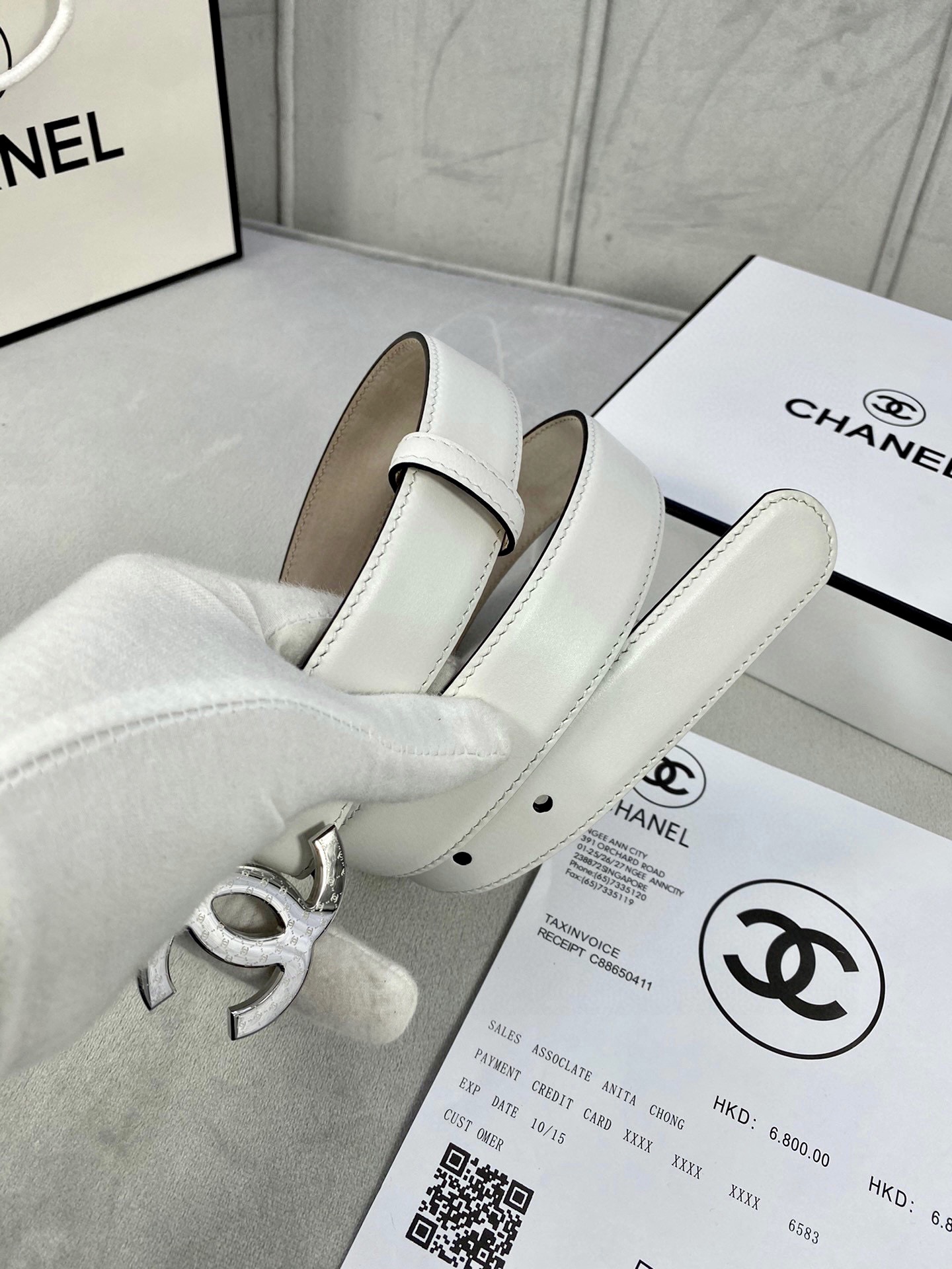  宽度3.0cm Chanel （香奈儿）特级进口小牛皮内衬原版磨砂底，饰有金 银色花纹金属logo花纹