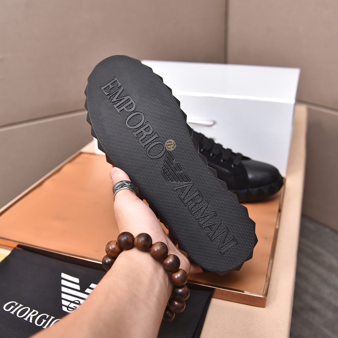 Exportar 210Armani-Armani 2023 sitio web los últimos modelos de contador con los nuevos zapatos casu