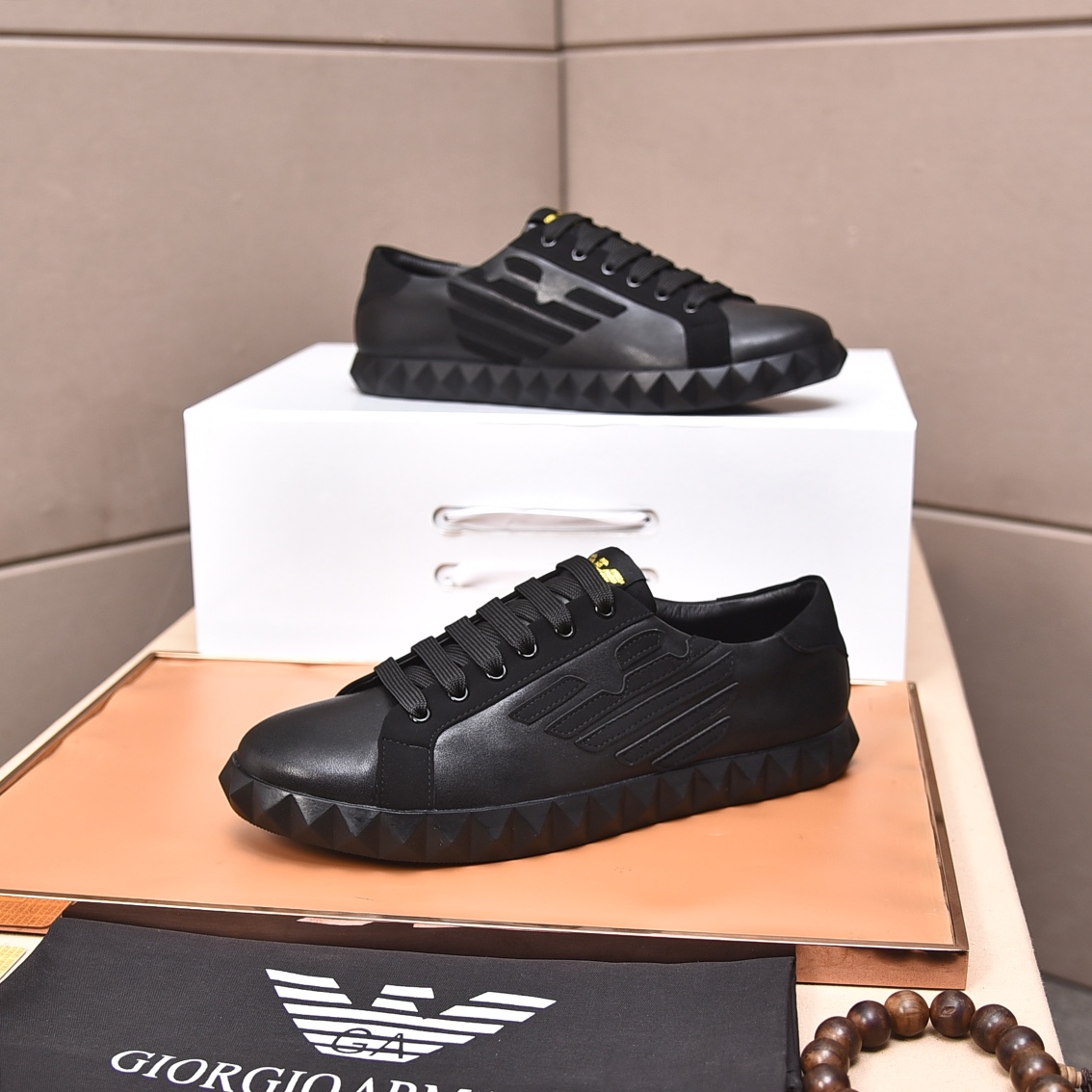 Exportar 210Armani-Armani 2023 sitio web los últimos modelos de contador con los nuevos zapatos casu