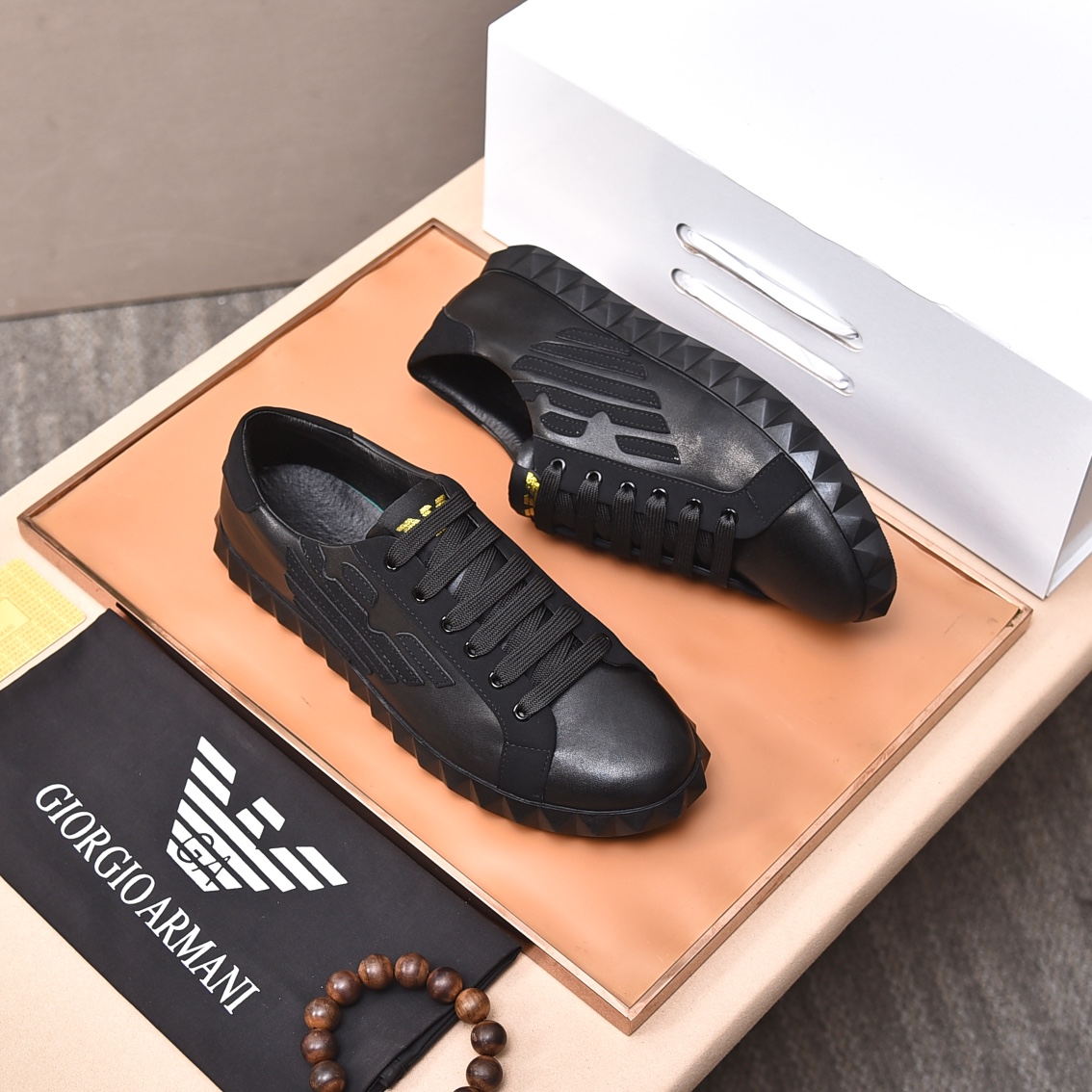 Exportar 210Armani-Armani 2023 sitio web los últimos modelos de contador con los nuevos zapatos casu