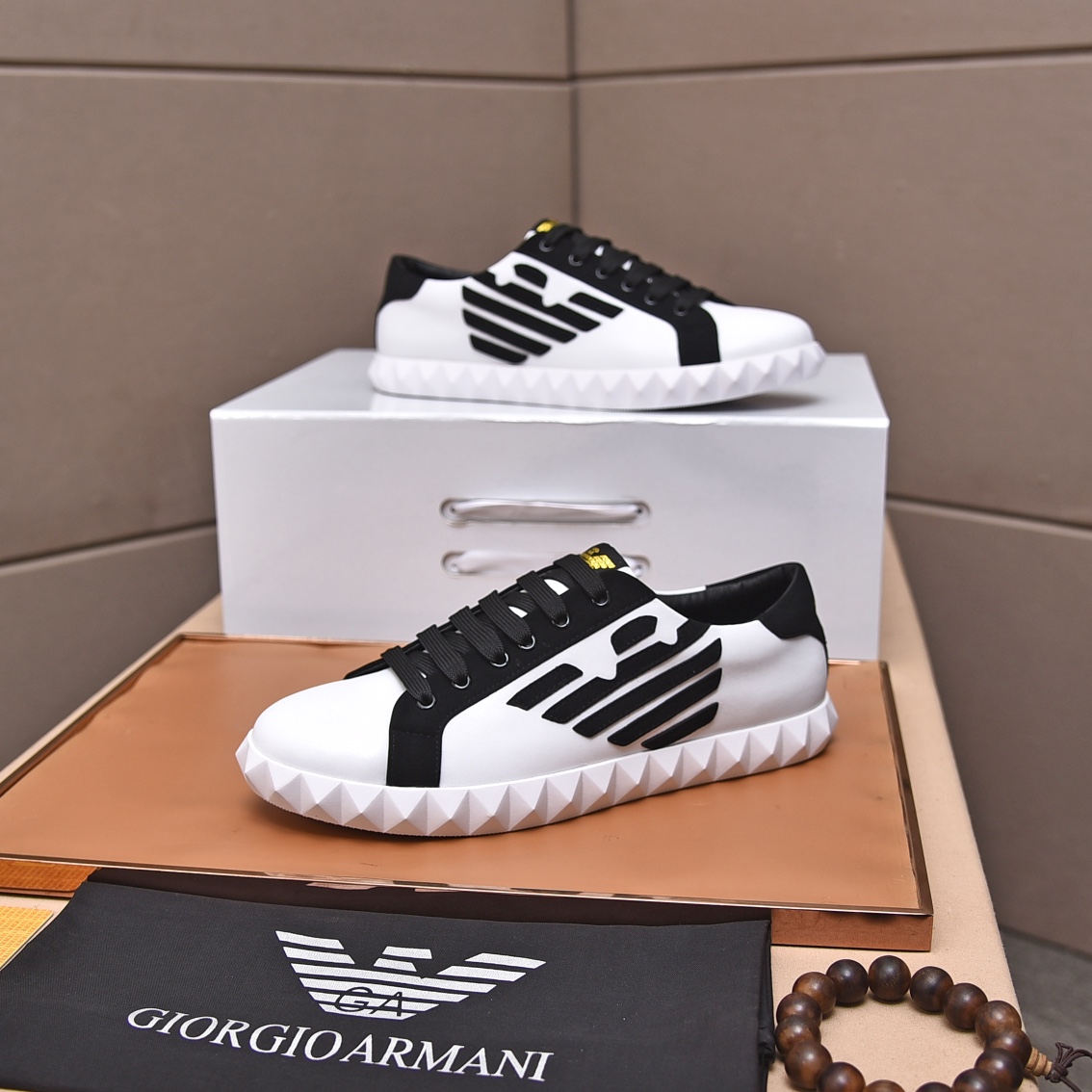 Exportar 210Armani-Armani 2023 sitio web los últimos modelos de contador con los nuevos zapatos casu