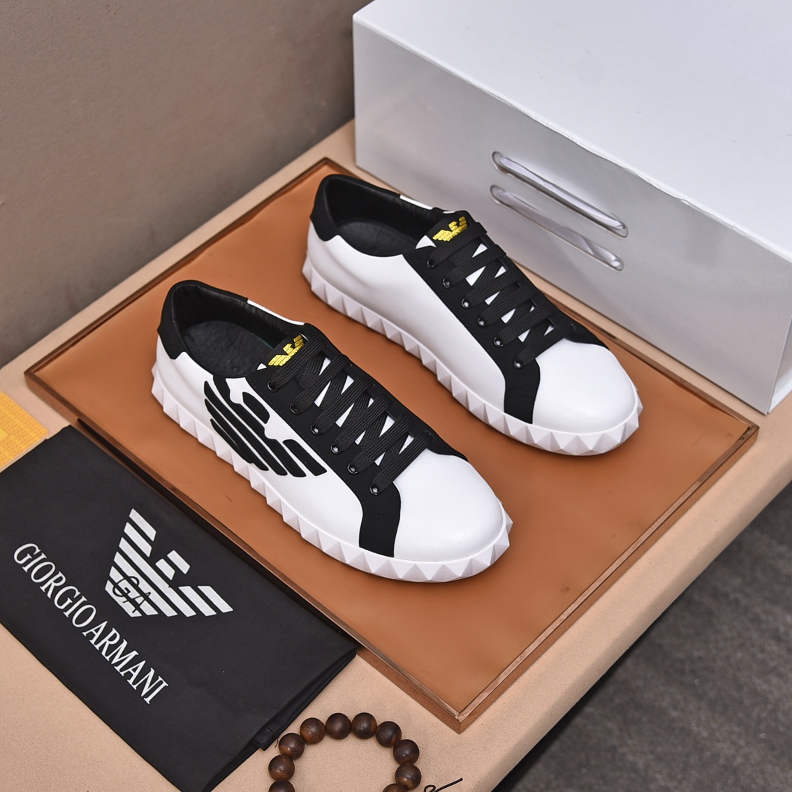 Exportar 210Armani-Armani 2023 sitio web los últimos modelos de contador con los nuevos zapatos casu